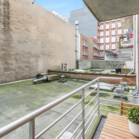 Apartment Ruim En Warm In De Winkelstraat *